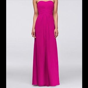 Long Strapless Chiffon Dress with Pleated Bodice
DAVID'S BRIDAL
F15555 Begonia